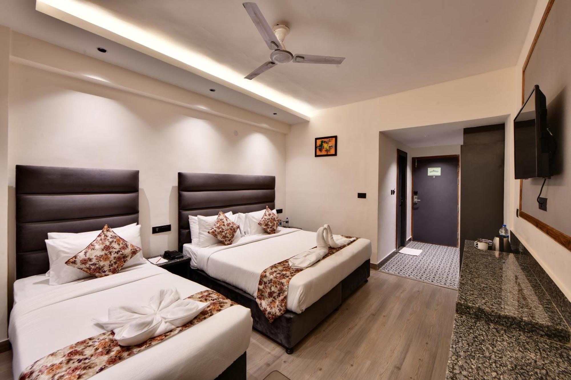 Click Sunburry Hotel Katra Katra  Εξωτερικό φωτογραφία